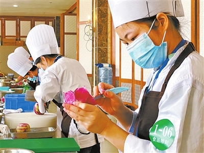 珠海市各大職業院校、技工院校積極貫徹&ldquo;產業第一&rdquo;決策部署 職業教育與產業需求實現&ldquo;同頻共振&rdquo;